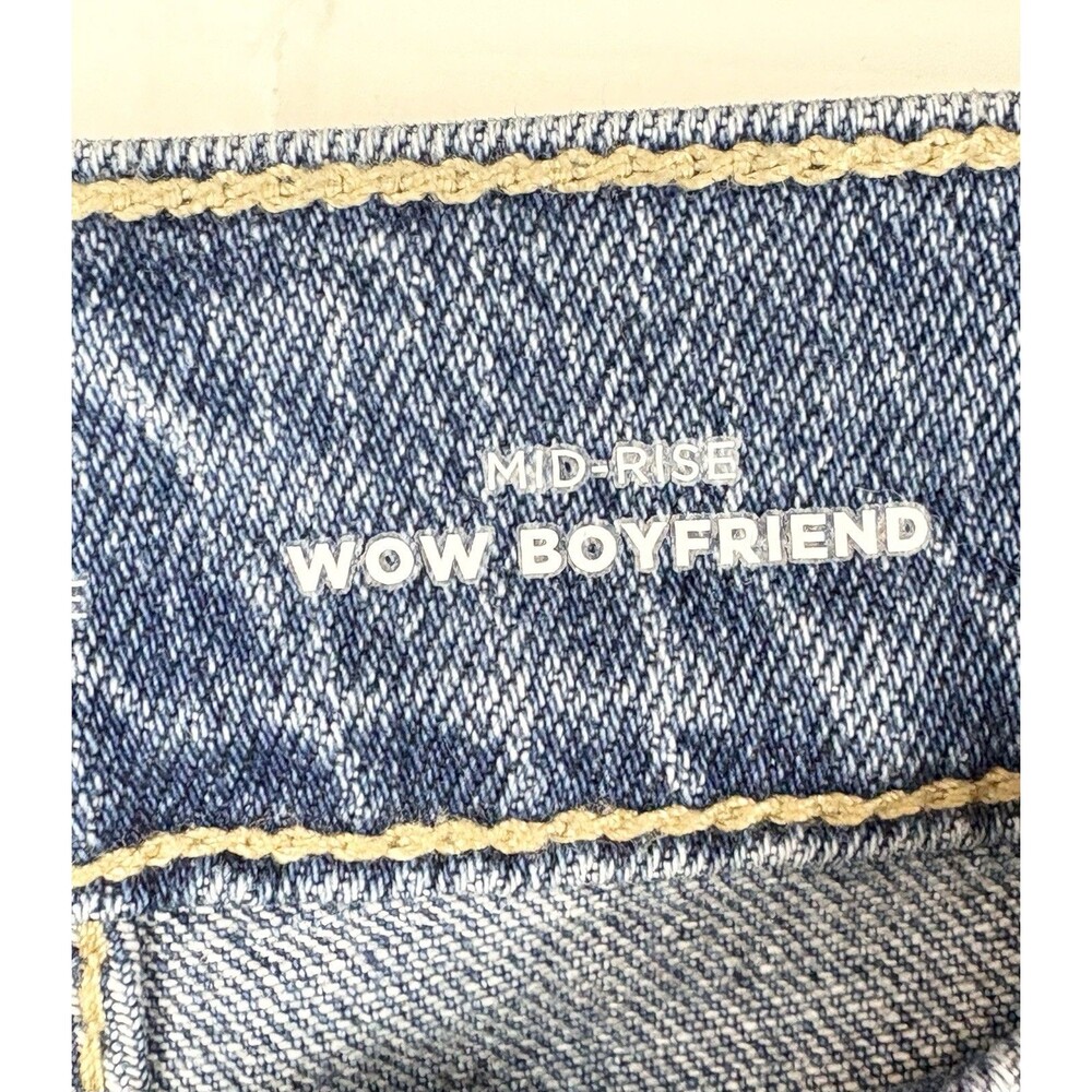 Old Navy Women's Jeans Mid Rise Wow Boyfriend denim Medium Wash Size 12 Petite - Picture 8 of 9